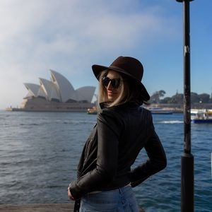 Meet your Posher, Whitney